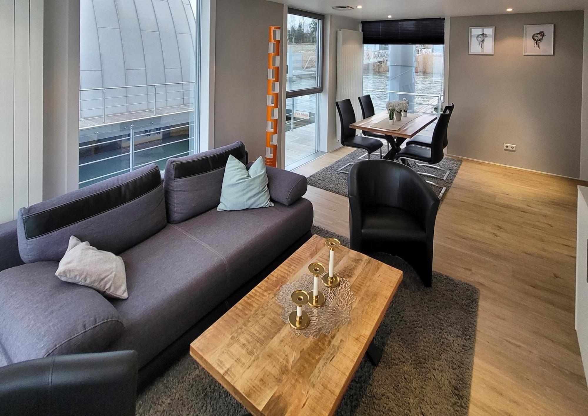Schwimmende Ferienwohnung Sundowner Elsterheide Εξωτερικό φωτογραφία